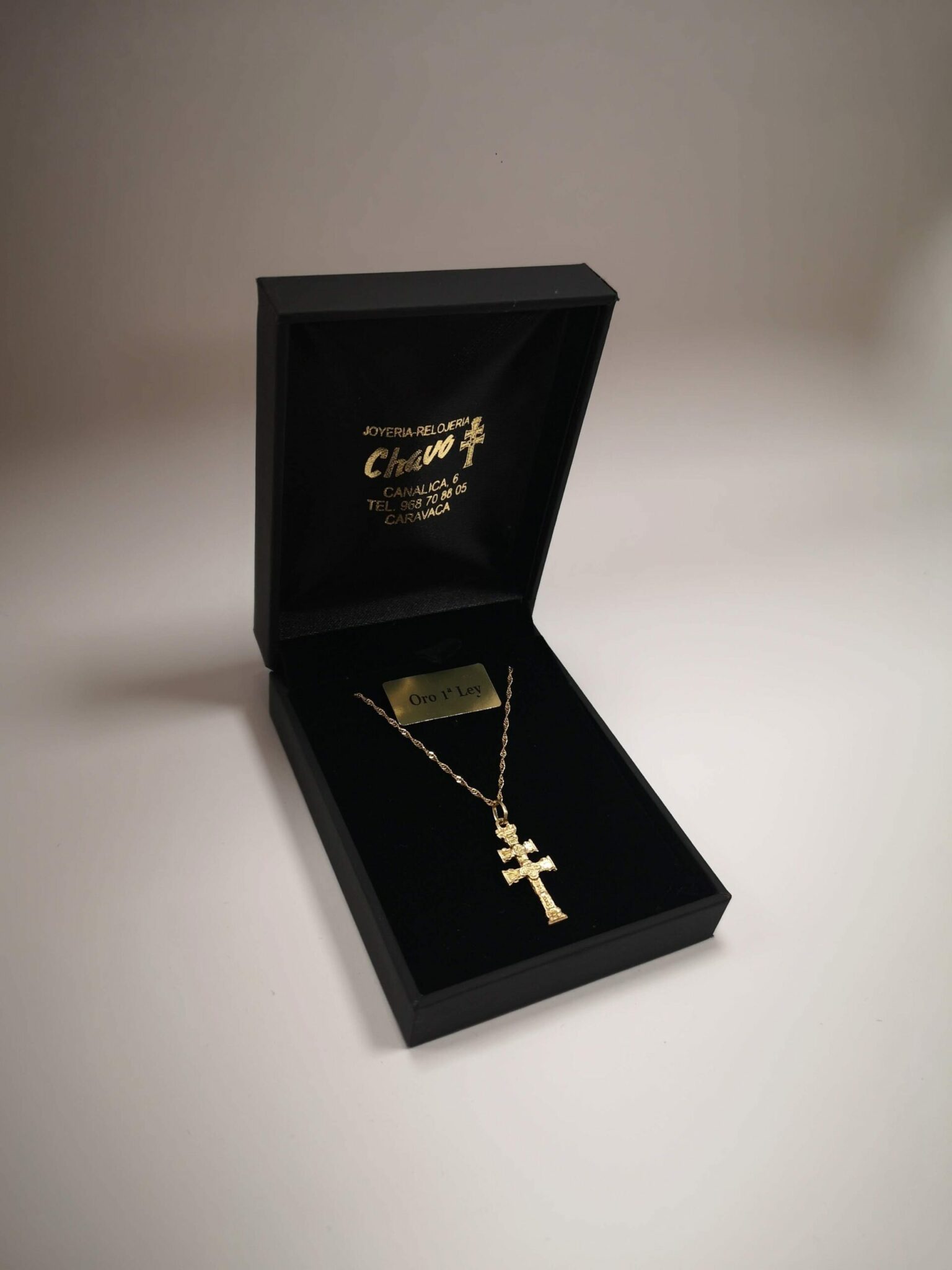 Cruz de Caravaca oro 18 quilates pequeña