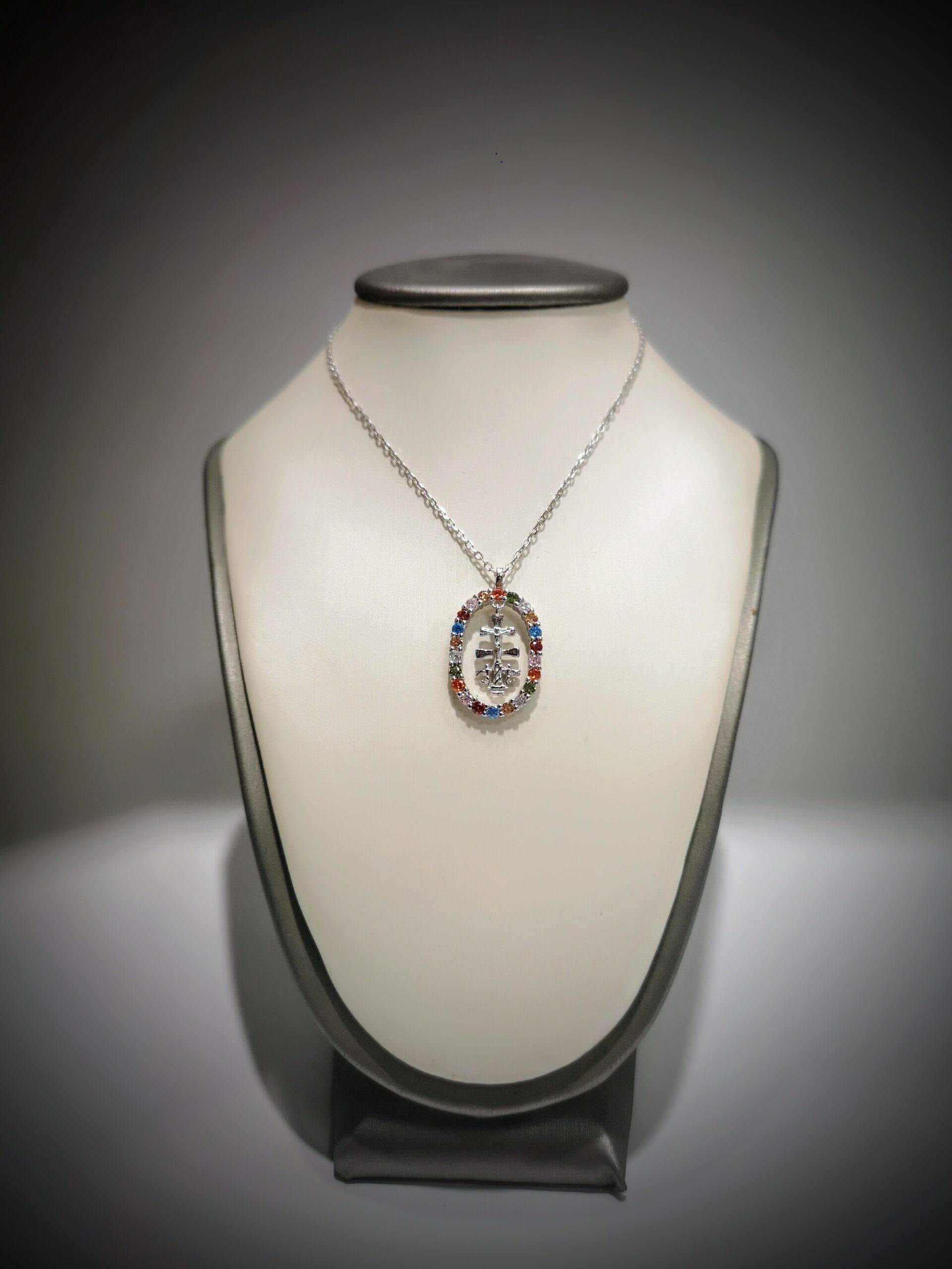 Cruz de Caravaca de plata con circonitas