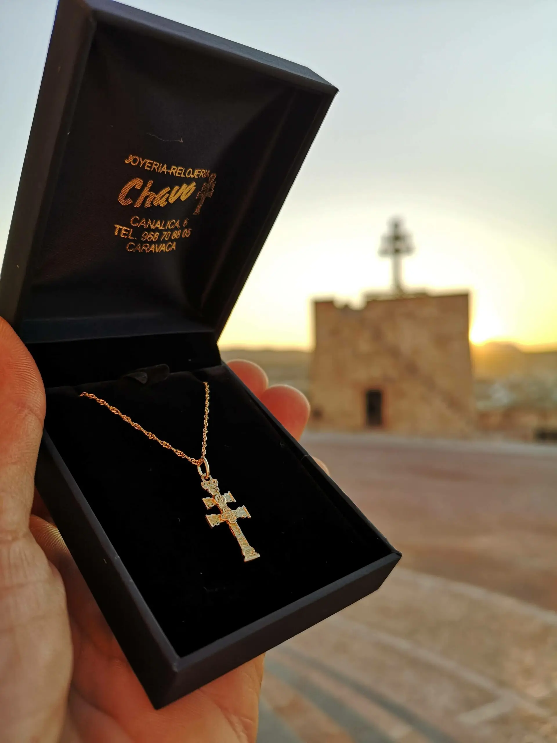 Réplicas exactas de la Cruz de Caravaca en Oro de 18 quilates