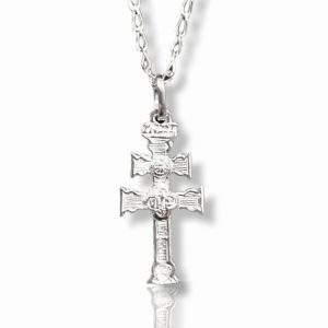 cruces de Caravaca de plata con cadena